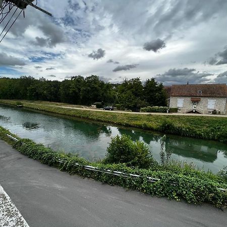 F2+ Au Bord De L'Eau Appartamento Moret-sur-Loing Esterno foto